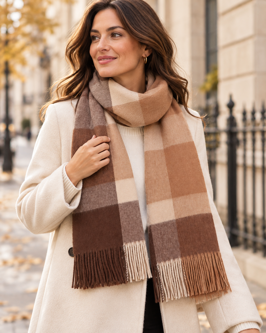Schal mit großem Karomuster aus 100 % Wolle in Braun-Beige – York (5)
